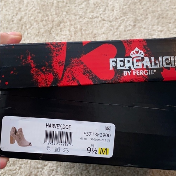 Fergalicious open toe bootie taupe size 9.5 - Picture 7 of 7